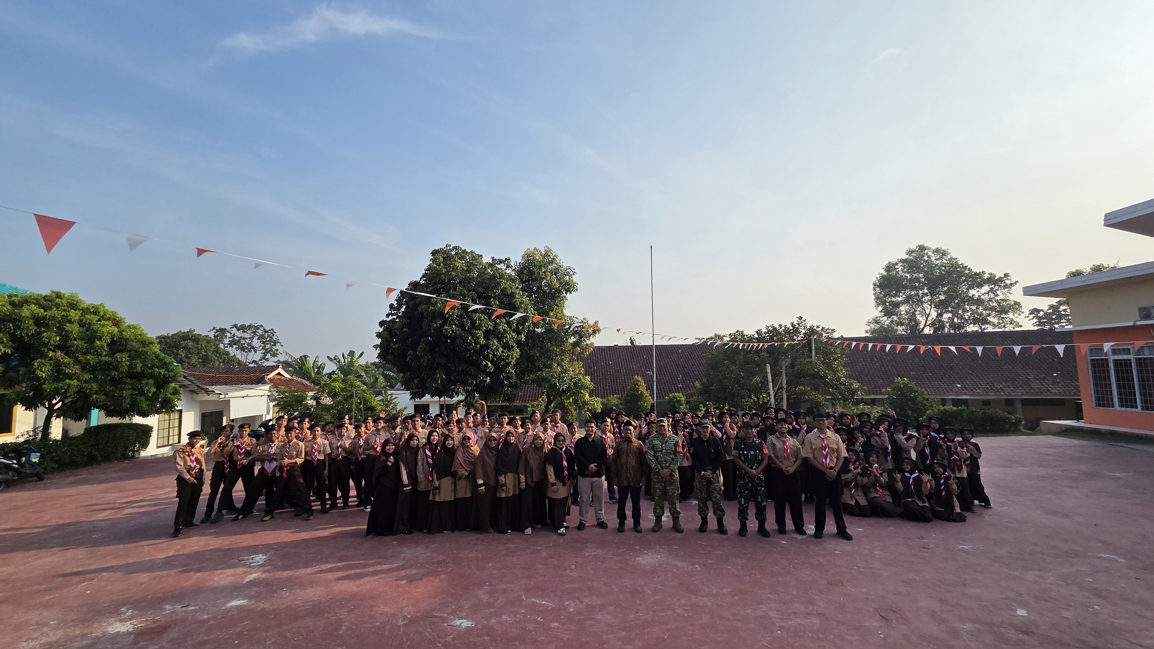 LDKS SMPIT Al Madany bersama Koramil 0621/23 Parungpanjang